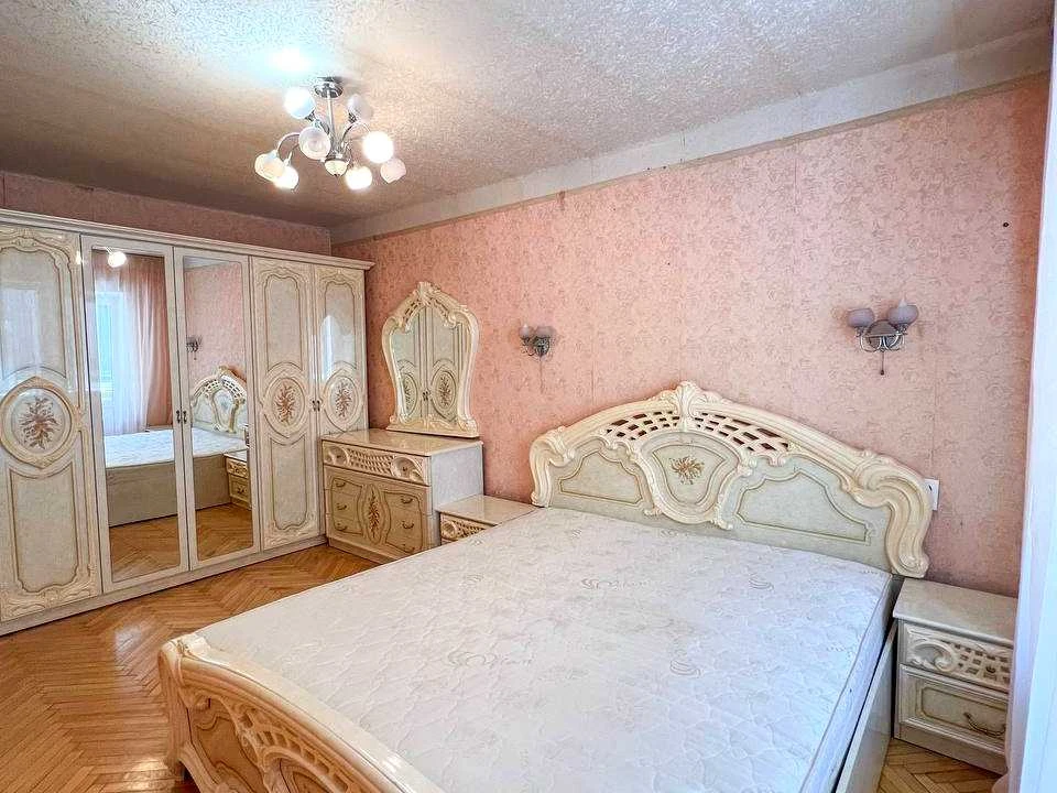 Apartment. Leopold YaShchenka Street, Kyiv