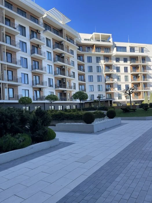 Двухкомнатная квартира без ремонта. Рядом с морем. 16 в.