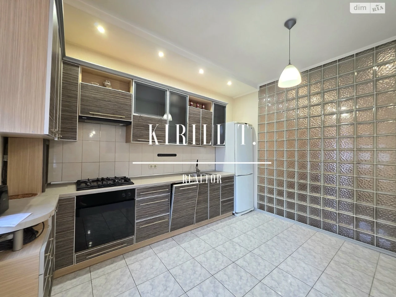 Long-Term Rental Apartment, Polya Avenue