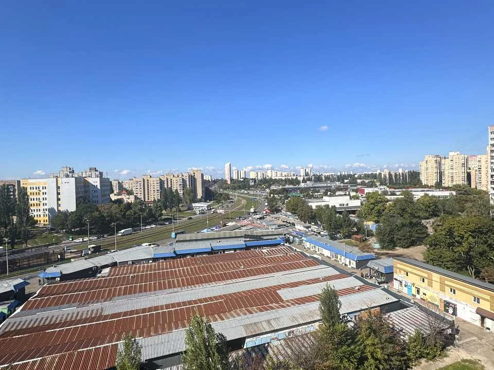 Квартира. Київ, Симиренка вул.