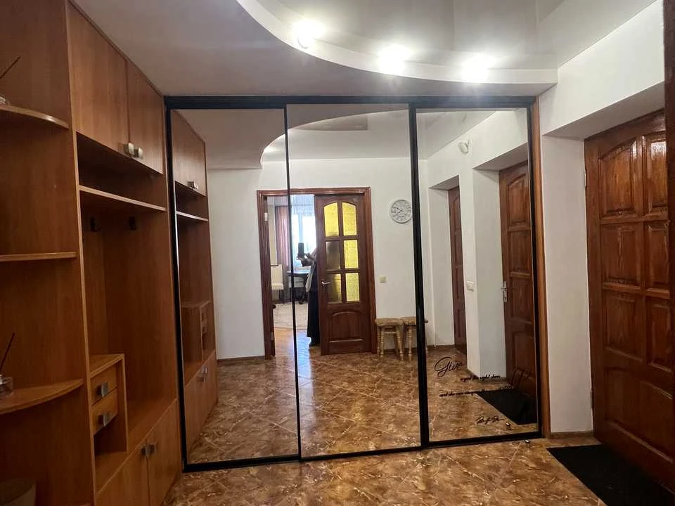 Квартира. Київ, Валерія Лобановського просп.