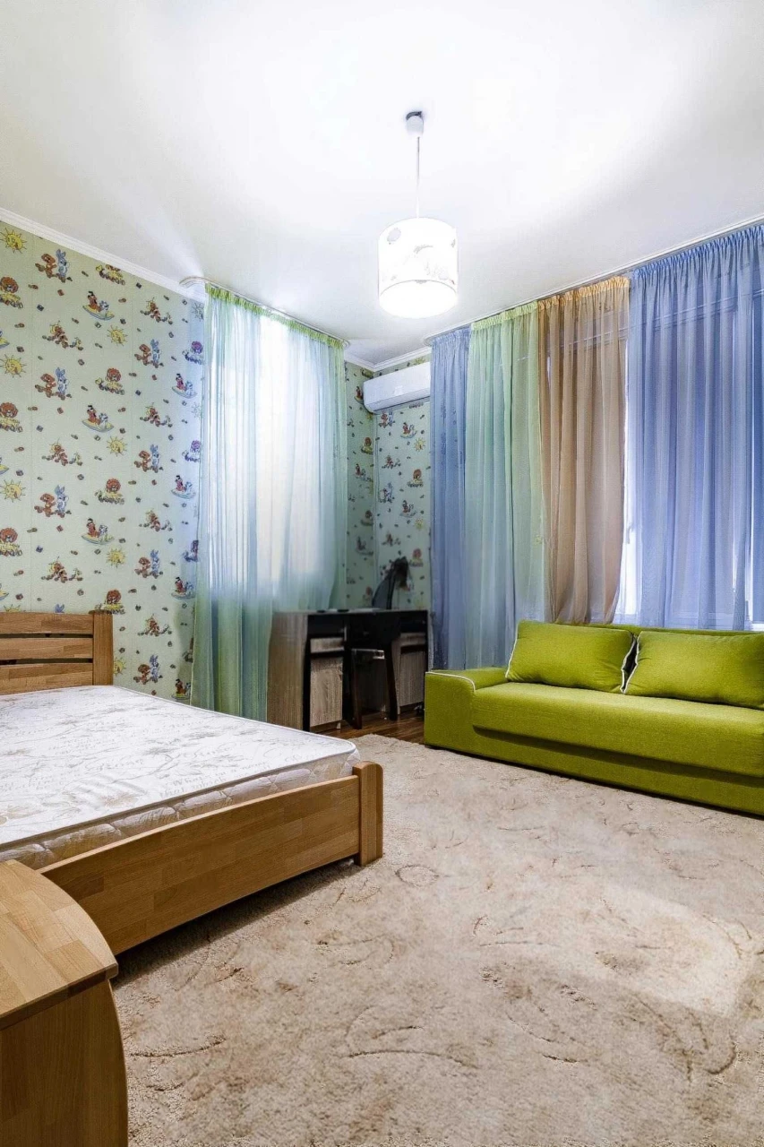 Продаж Будинку 305 м2, 10 соток землі, Троєщина, вул. Тодося