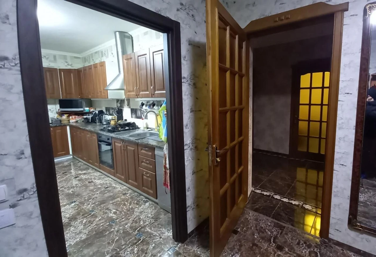 Продам капітальний будинок в районі пр Металургів