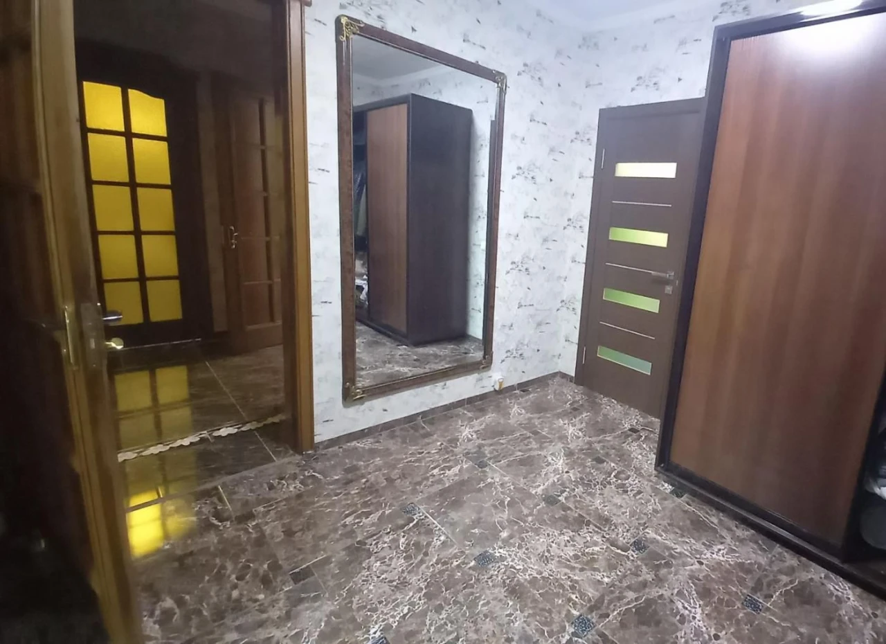 Продам капітальний будинок в районі пр Металургів