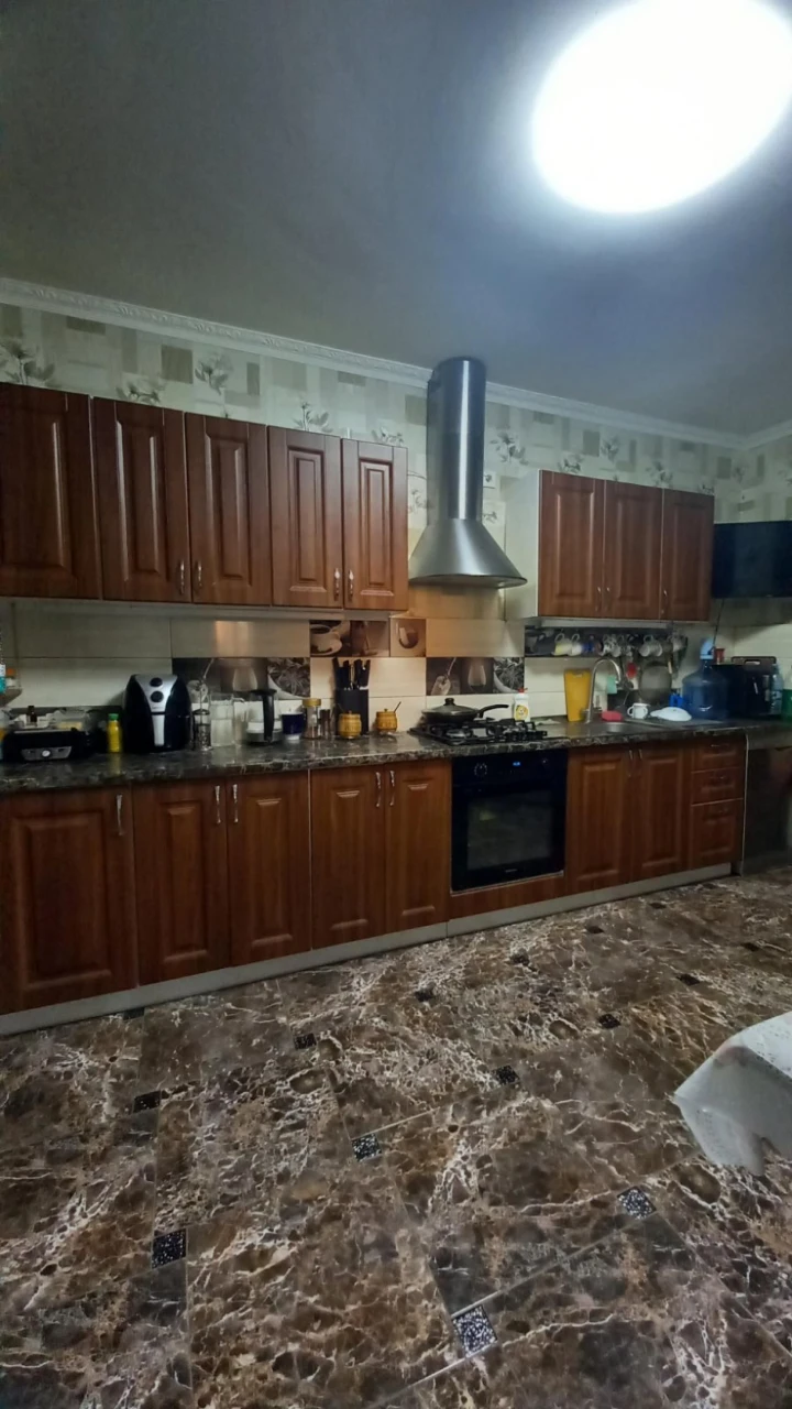 Продам капітальний будинок в районі пр Металургів