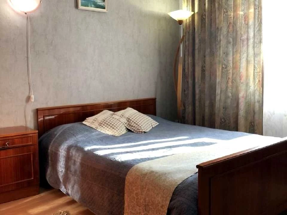 2-room apartment. Kyiv, Akademika Bulakhovskogo St.