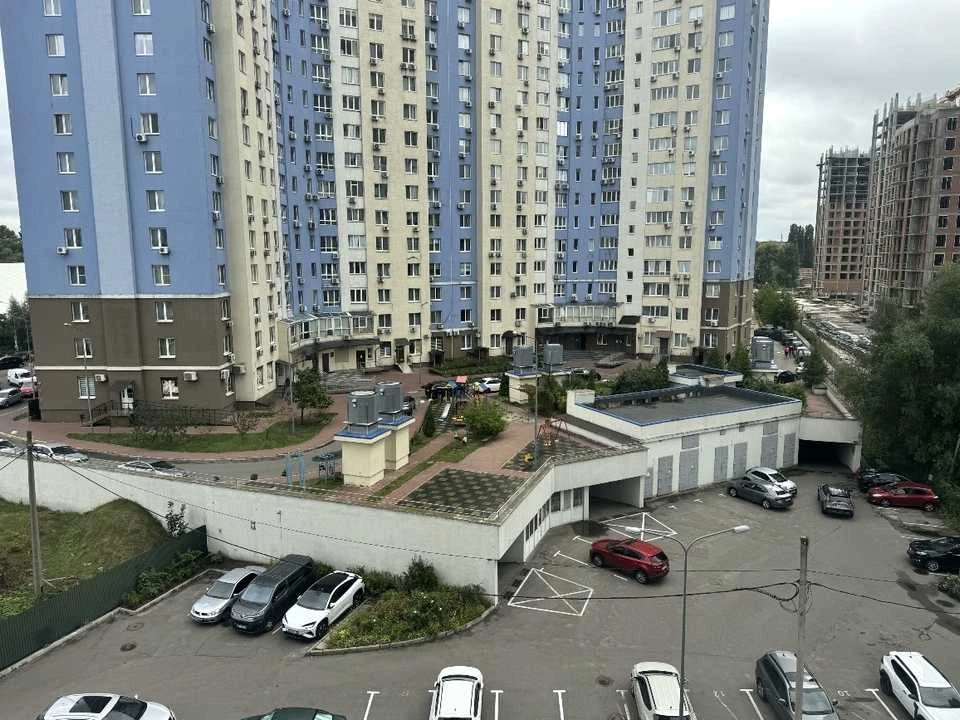 Квартира. Київ, Академіка Глушкова просп.