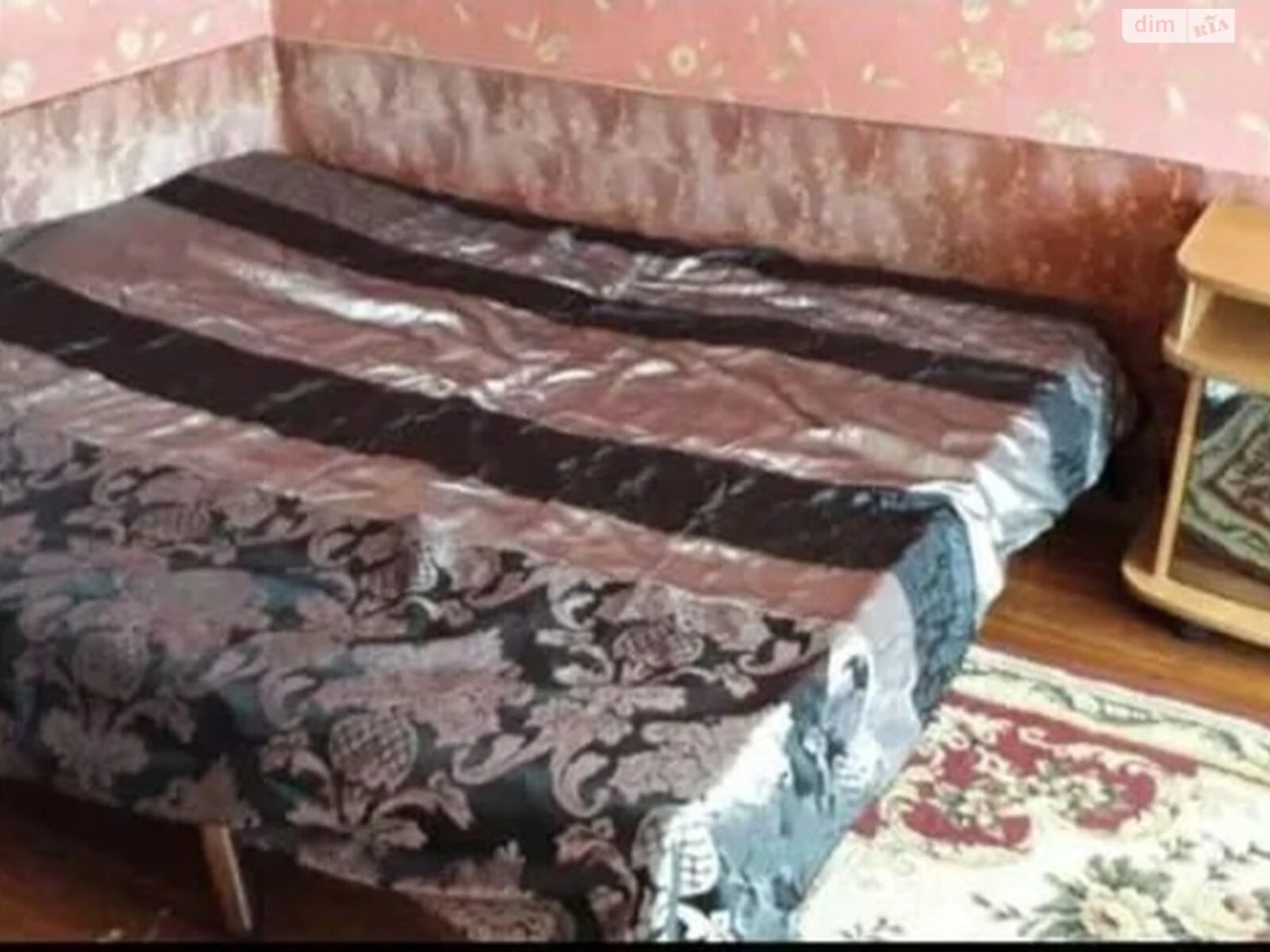 Long-Term Rental One-Room Apartment at the Train Station