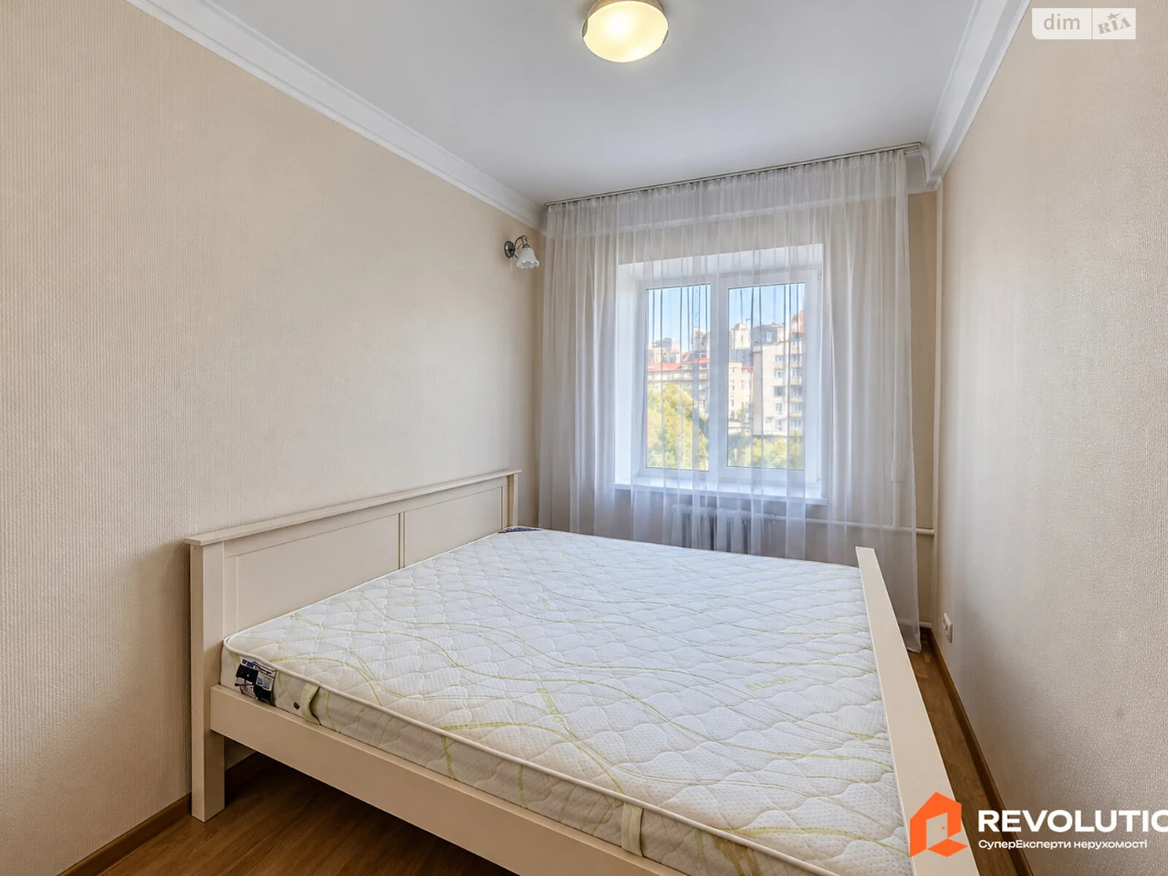 Sale of Apartment in Holosiiv