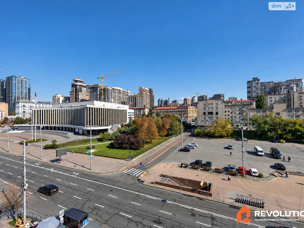 Sale of Apartment in Holosiiv