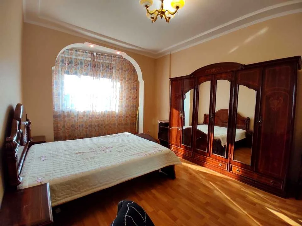 Квартира. Київ, Йорданська вул.