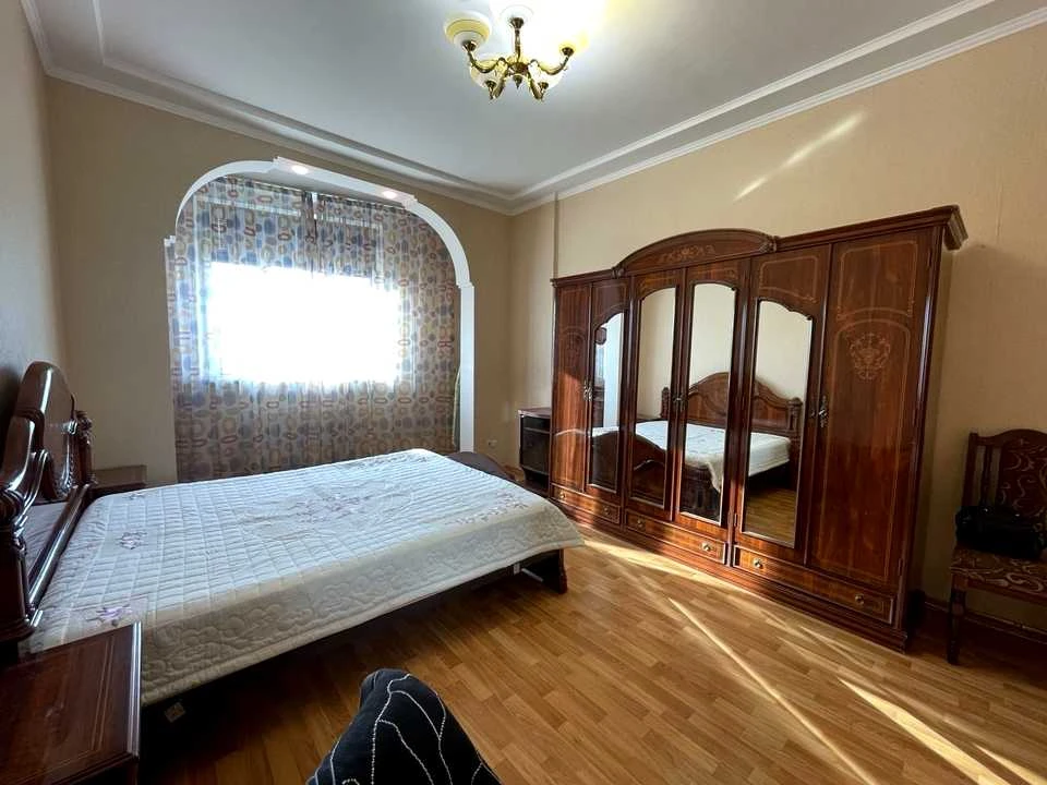 Квартира. Київ, Йорданська вул.