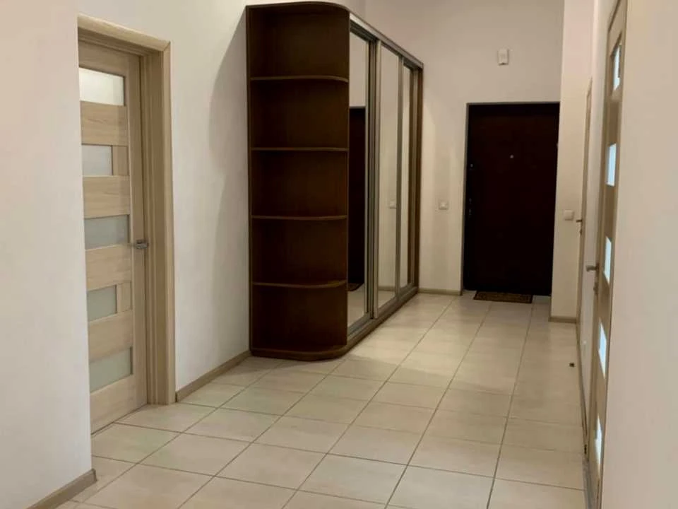 Квартира. Київ, Ревуцького вул.