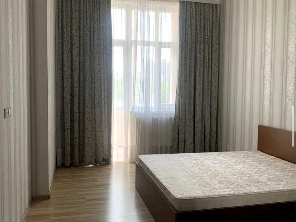 Квартира. Київ, Ревуцького вул.