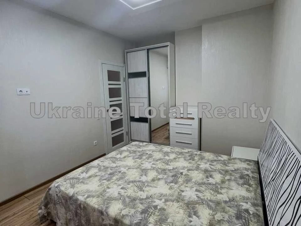 Квартира. Київ, Микільсько-Слобідська вул.