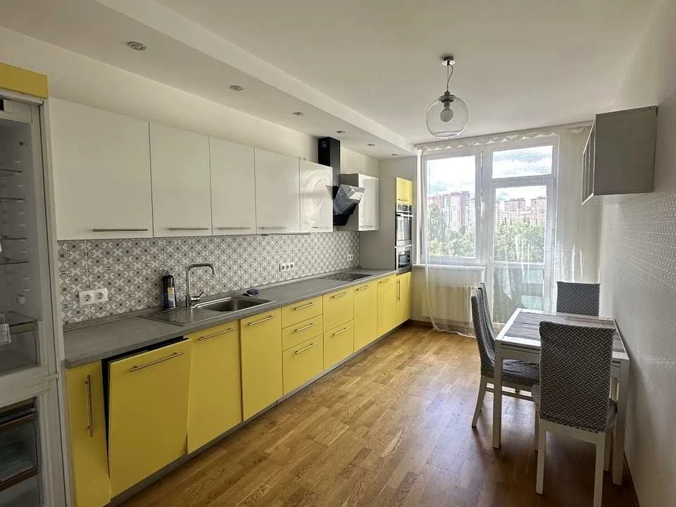 Apartment. Julia Zdanovska St., Kyiv
