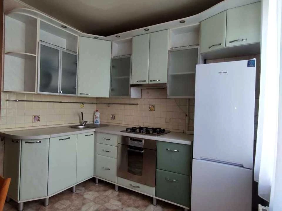 Apartment. Dnipro, Dobrovolivc's Street.
