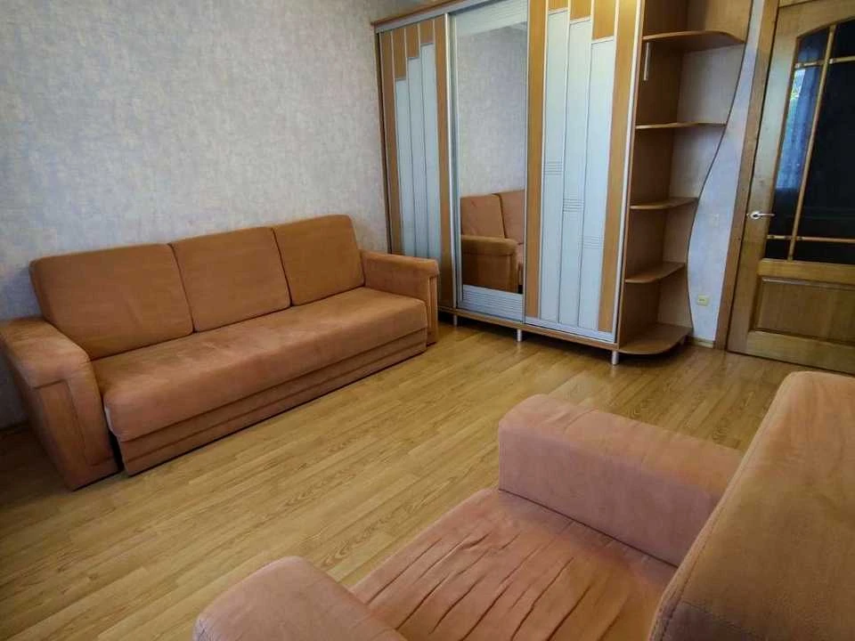 Apartment. Dnipro, Dobrovolivc's Street.
