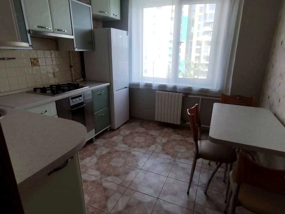 Apartment. Dnipro, Dobrovolivc's Street.