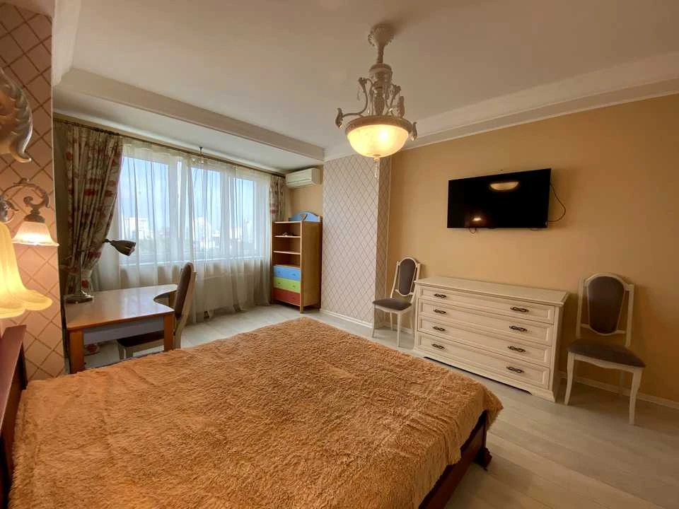 Квартира. Київ, Берестейський просп.
