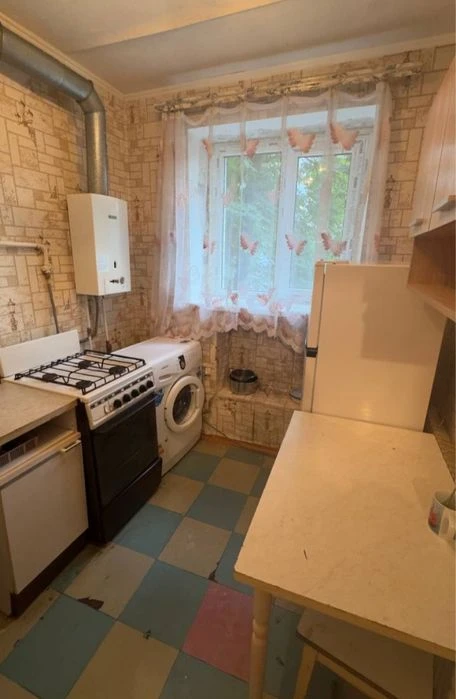 Продам 1-комнатную квартиру на Суворова, Титова.