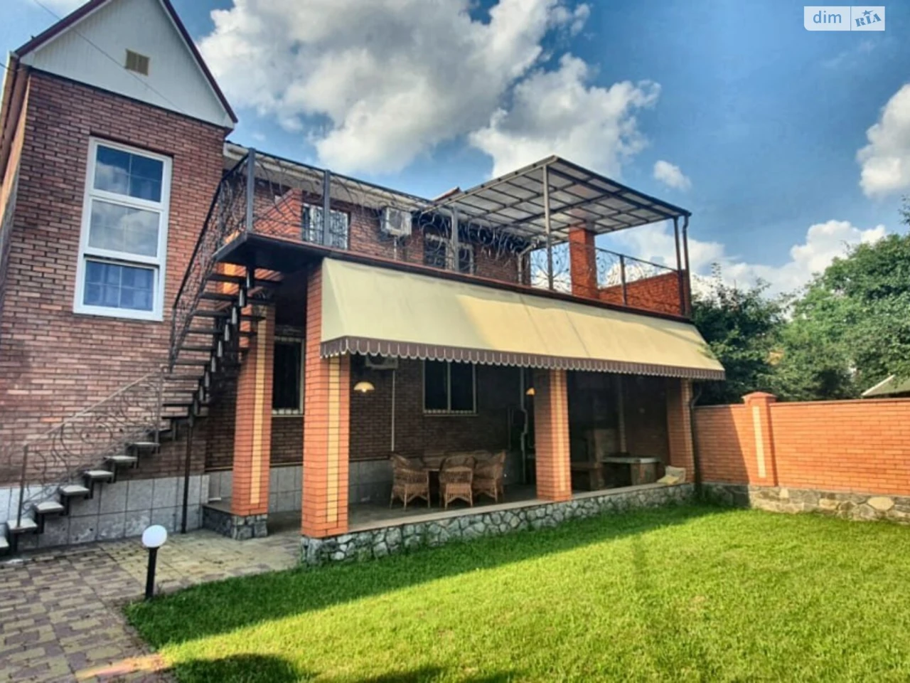 Long-Term Rent House Center