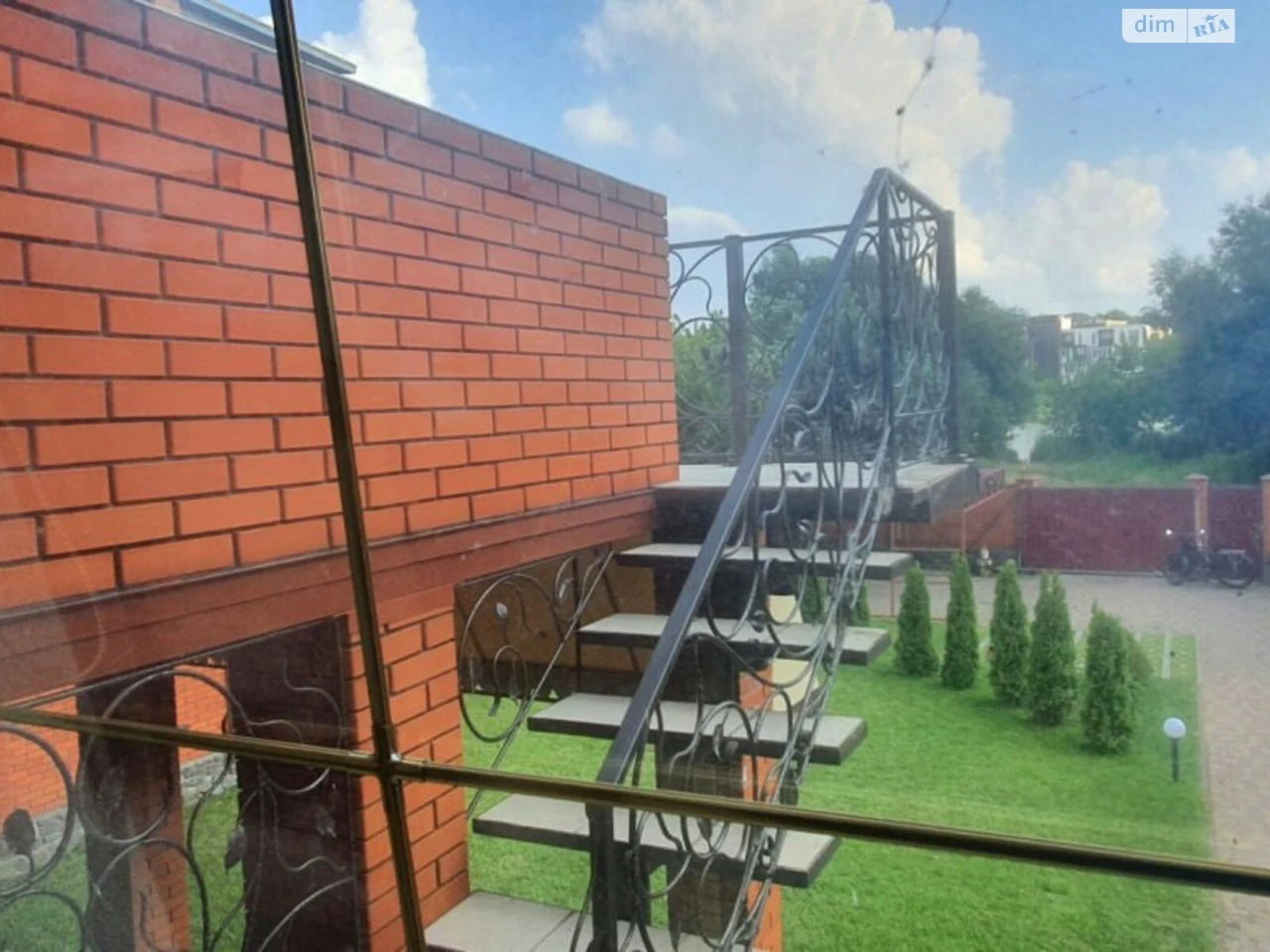 Long-Term Rent House Center