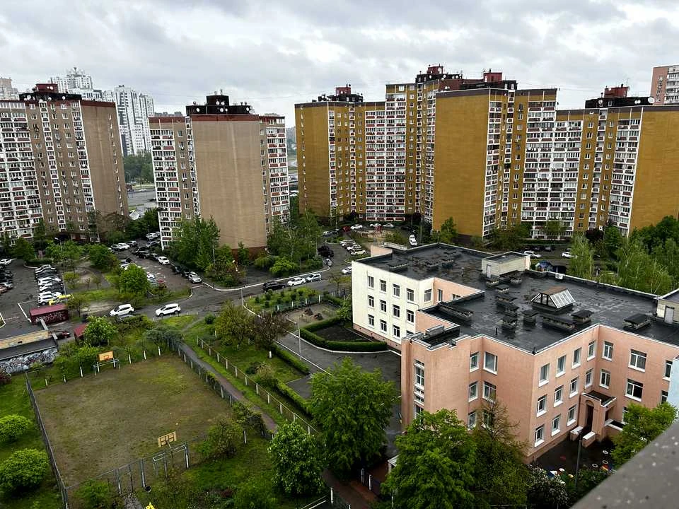 Квартира. Київ, вулиця Бориса Гмирі