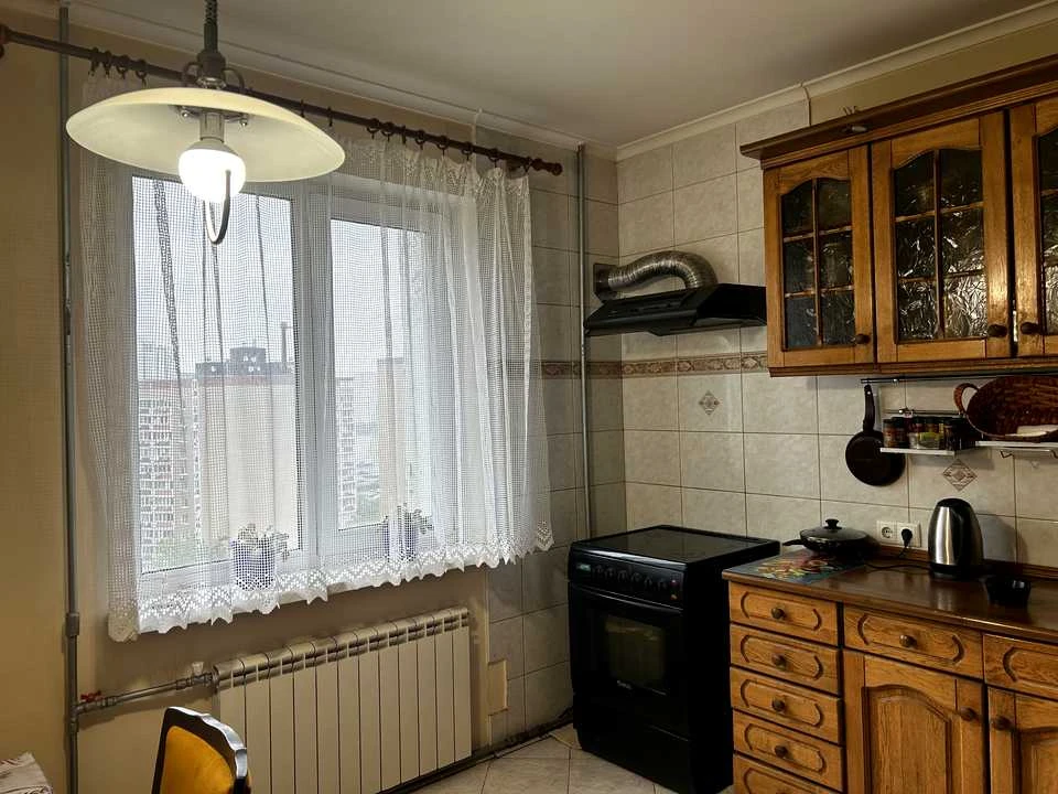 Квартира. Київ, вулиця Бориса Гмирі