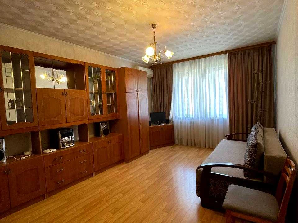 Apartment. Kyiv, Myloslavska St.