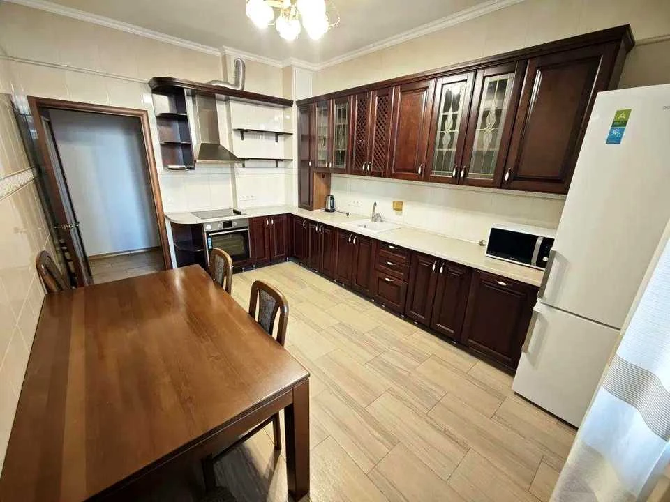 Apartment. Kyiv, Vasylia Tutyunikha St.