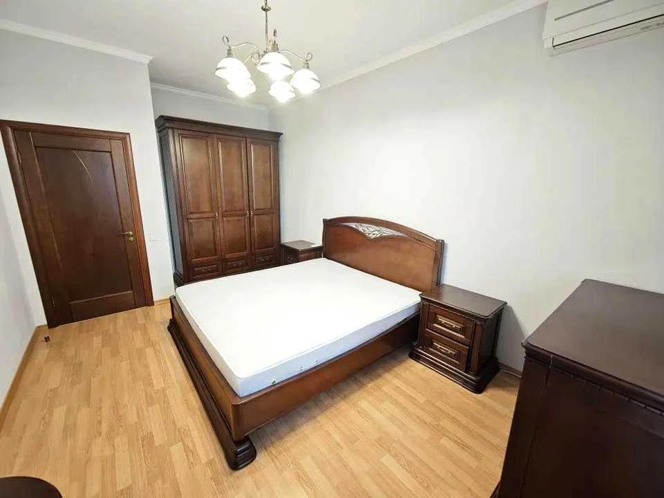 Apartment. Kyiv, Vasylia Tutyunikha St.