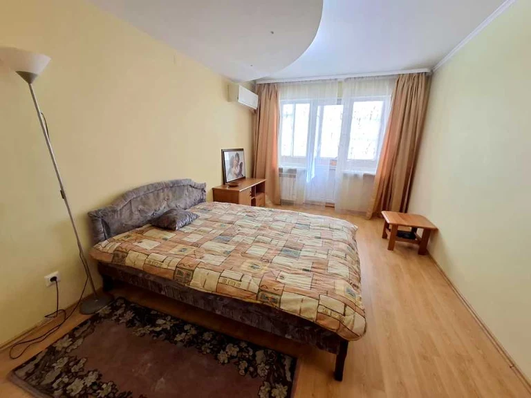Apartment. Kyiv, Metrobudivska St.