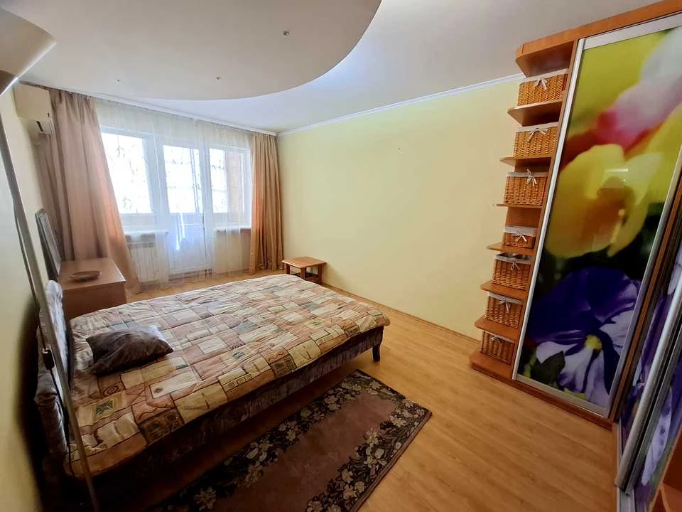 Apartment. Kyiv, Metrobudivska St.