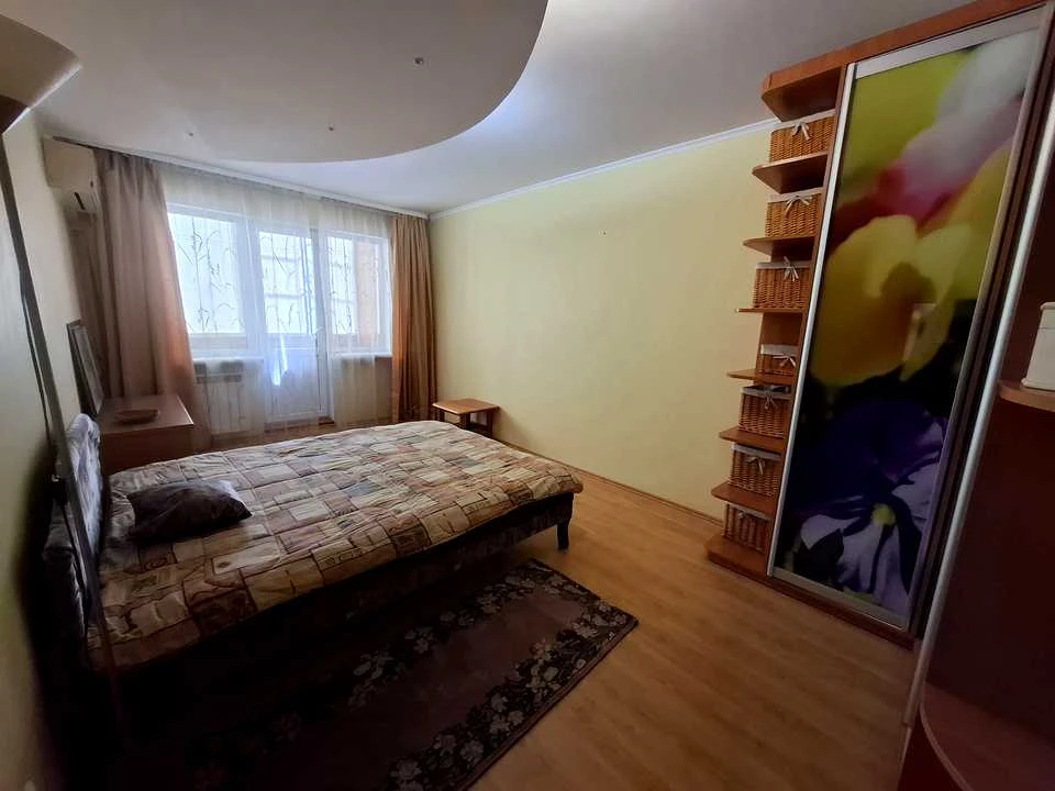 Apartment. Kyiv, Metrobudivska St.