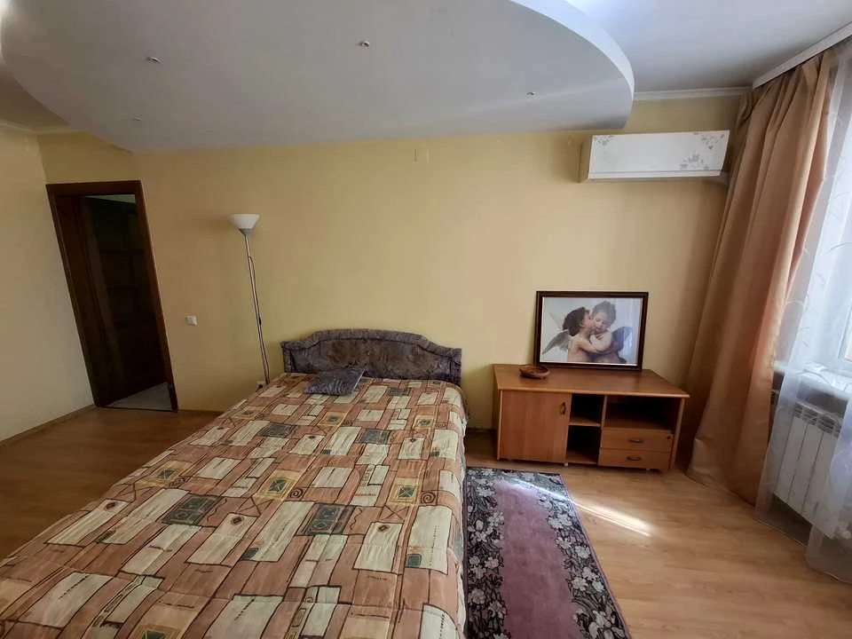 Apartment. Kyiv, Metrobudivska St.