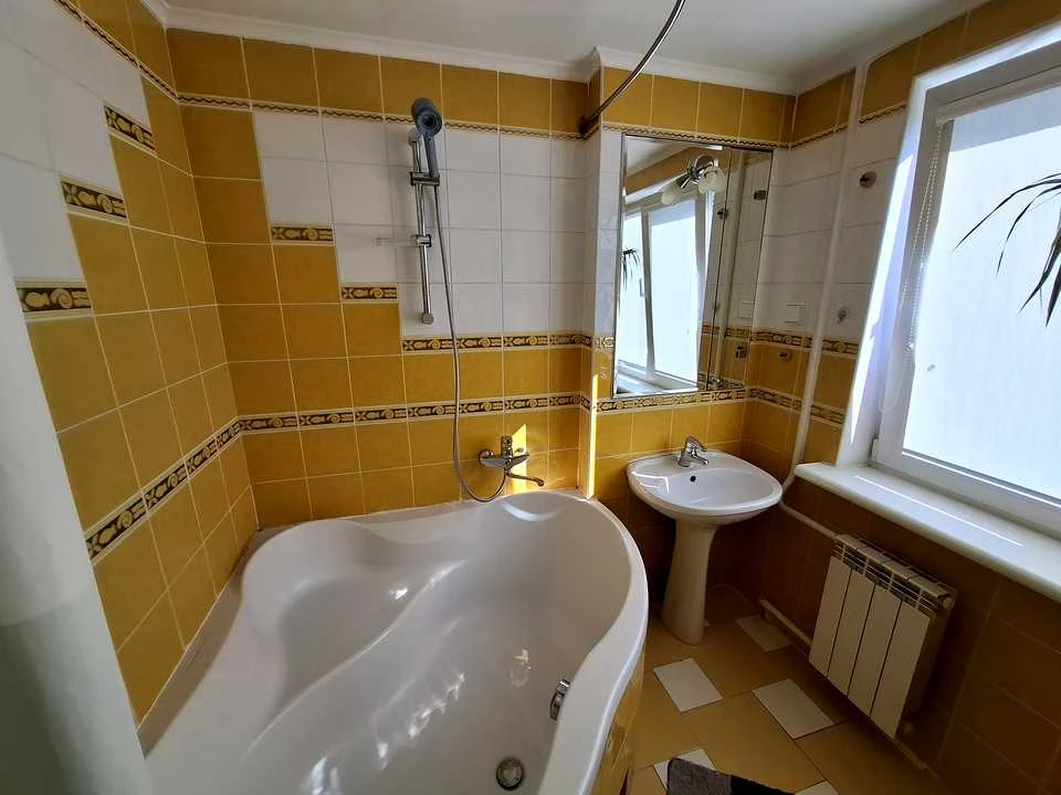 Apartment. Kyiv, Metrobudivska St.