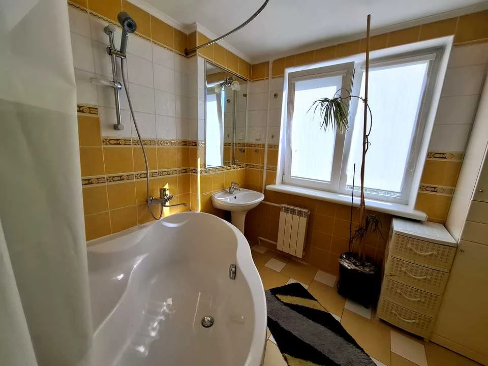 Apartment. Kyiv, Metrobudivska St.