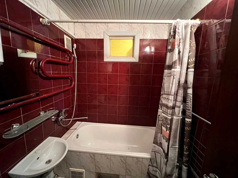 One-room apartment. Kyiv, Vydradnyi Prospect.