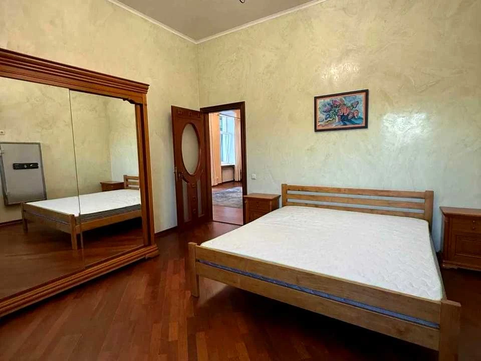 Квартира. Київ, Велика Васильківська вул.