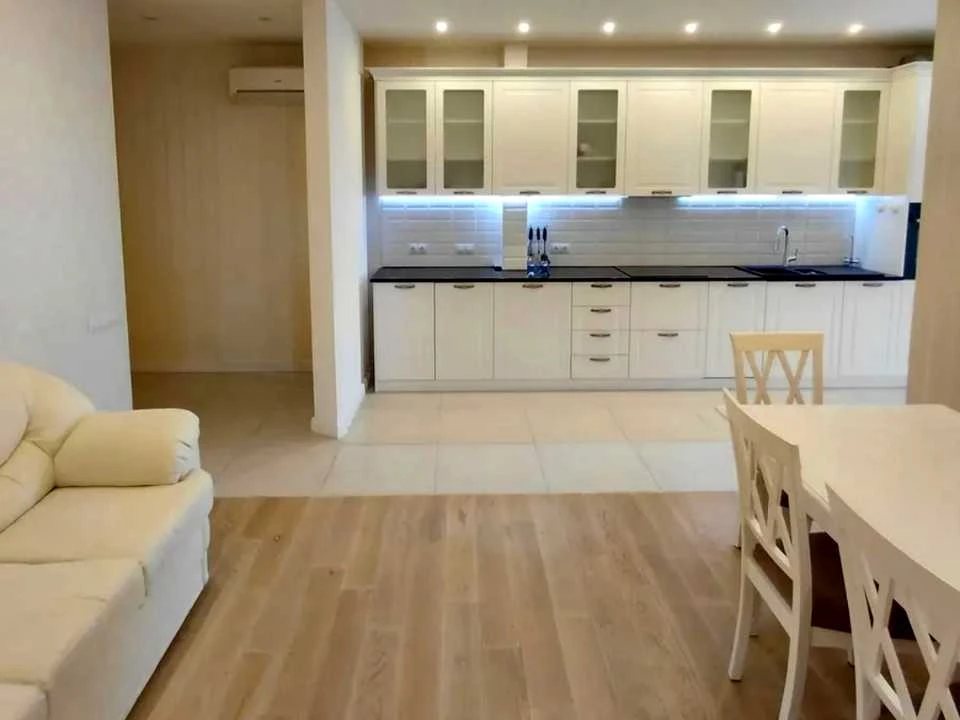 Apartment. Kharkiv, Valeria Deineky St., 1 bldg.
