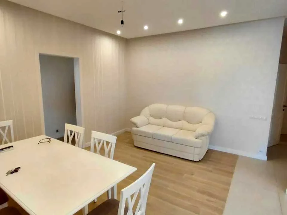 Apartment. Kharkiv, Valeria Deineky St., 1 bldg.