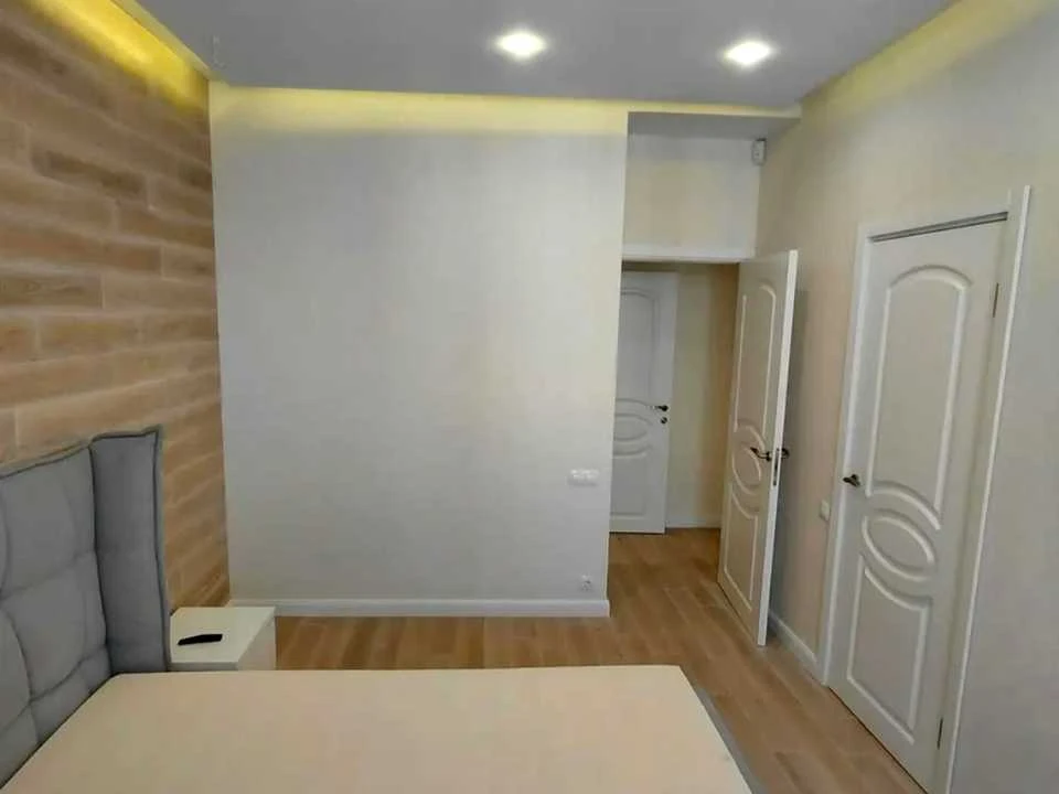 Apartment. Kharkiv, Valeria Deineky St., 1 bldg.