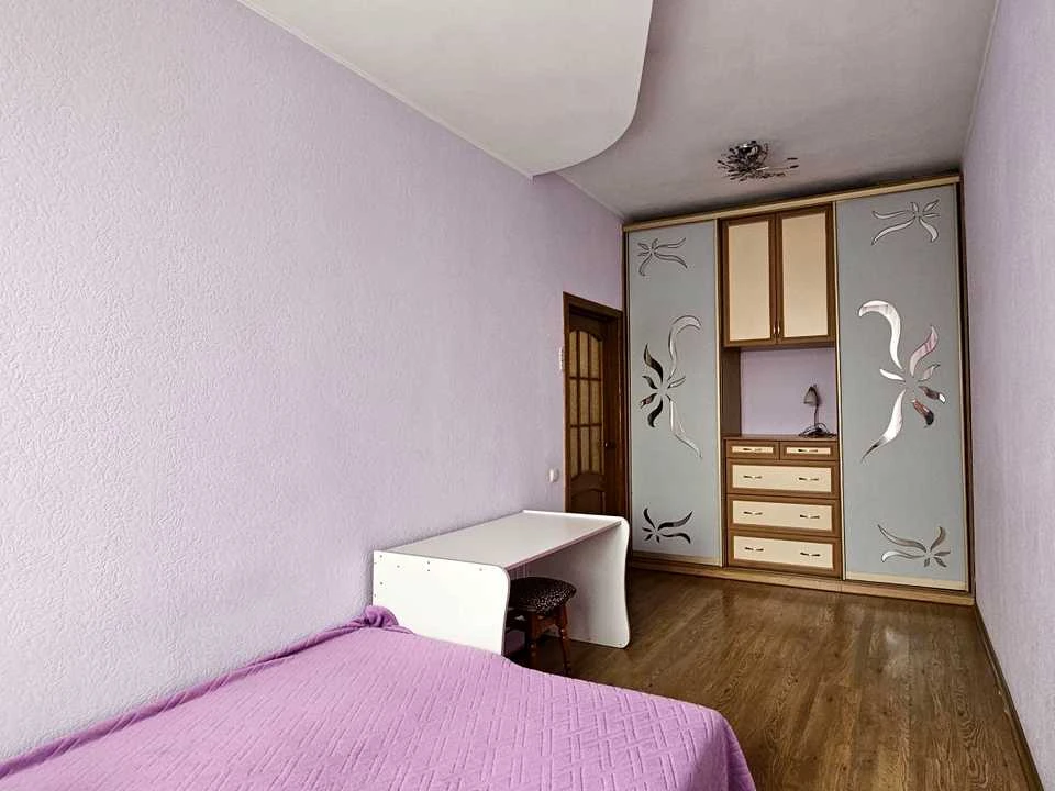 Apartment. Kyiv, Novodarinska St.