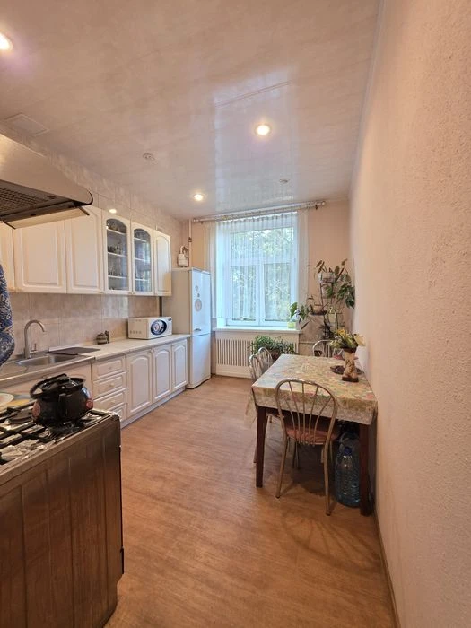Продам 3к квартиру, Сталинка