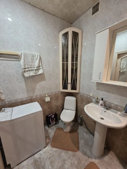 Продам 3к квартиру, Сталинка
