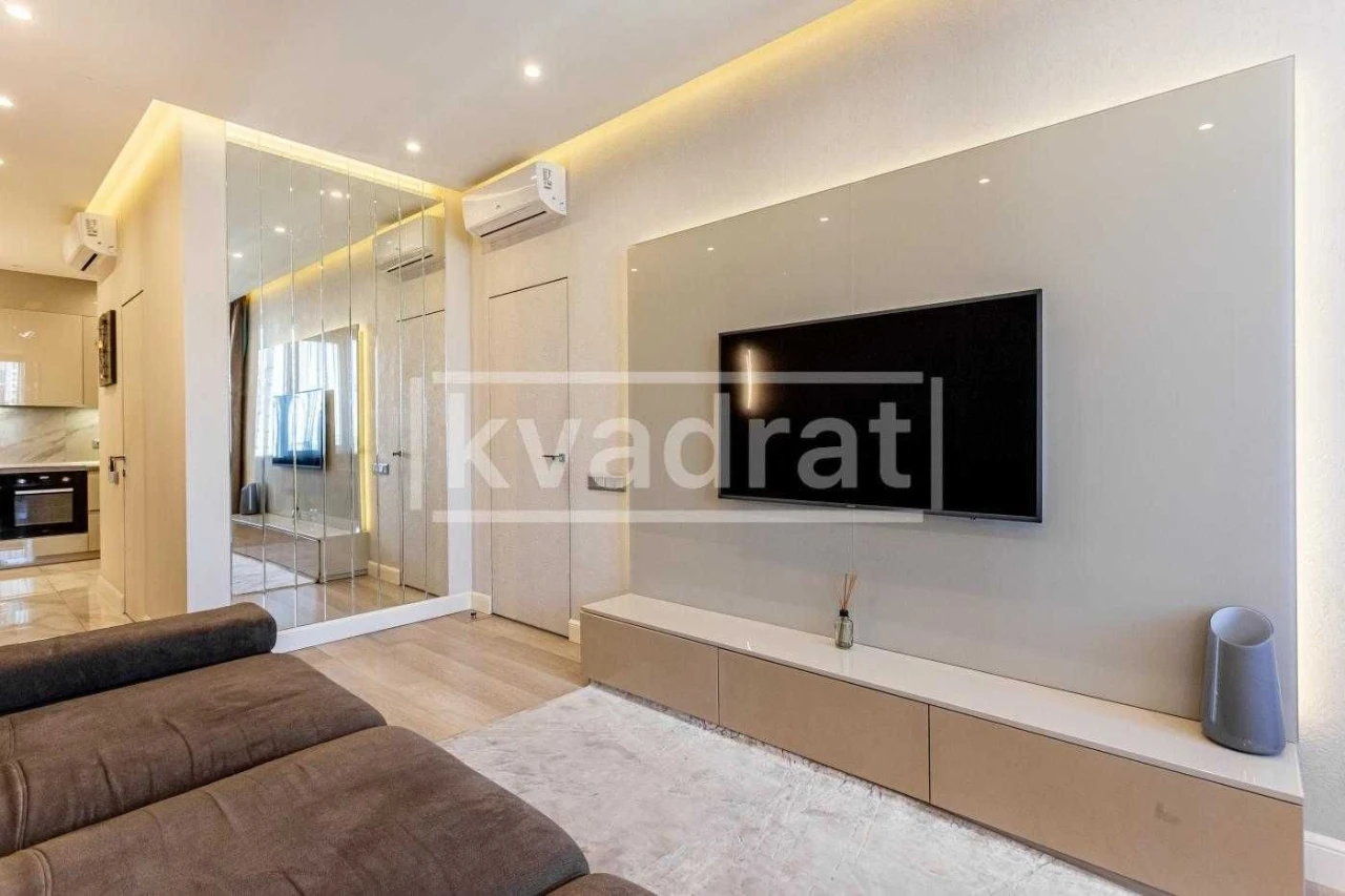 Срочная аренда 2-комнатной квартиры, 65 м2, ЖК "Royal T"