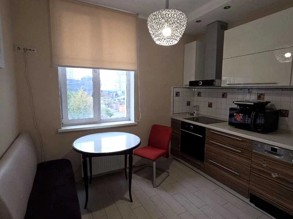 Apartment. Urliyska St.