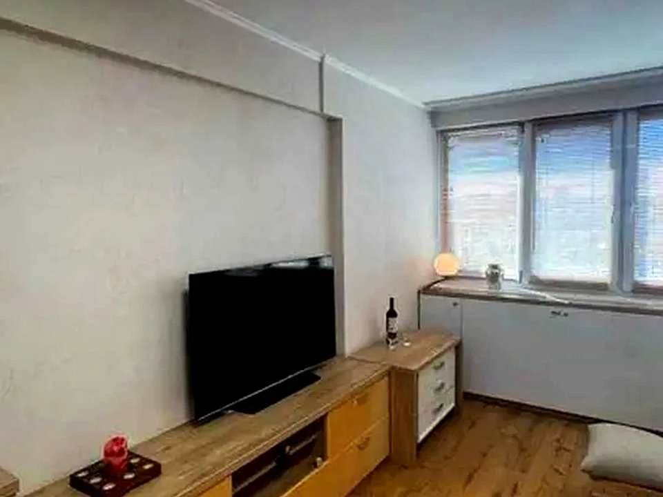 Apartment. Kyiv, Velika Vasylkivska Street.