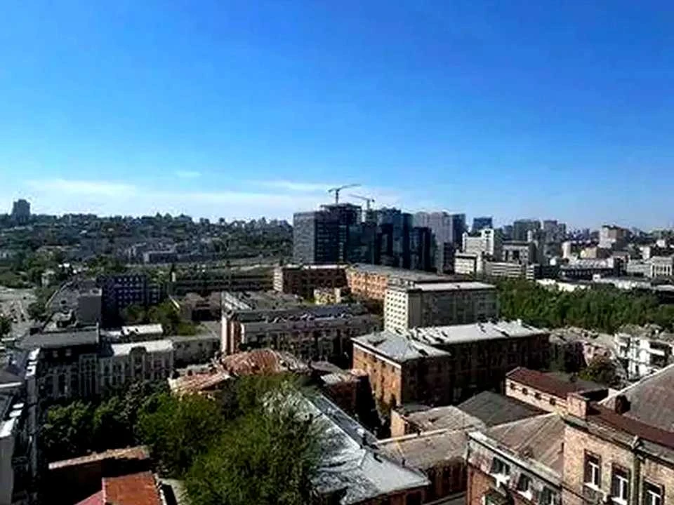 Apartment. Kyiv, Velika Vasylkivska Street.